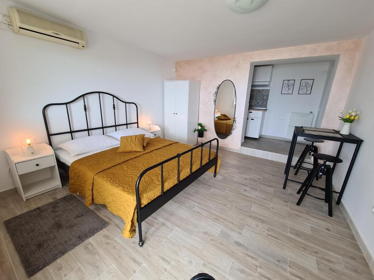 Tolj Apartment *