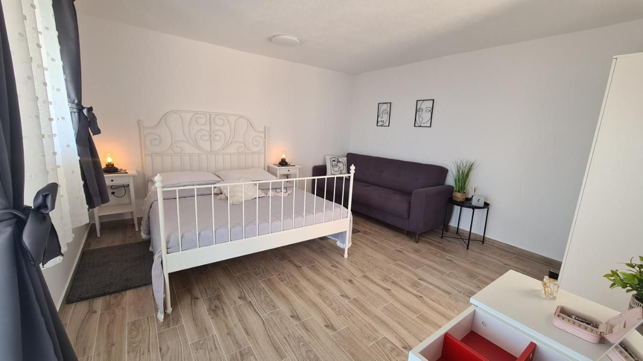 Tolj Apartment *