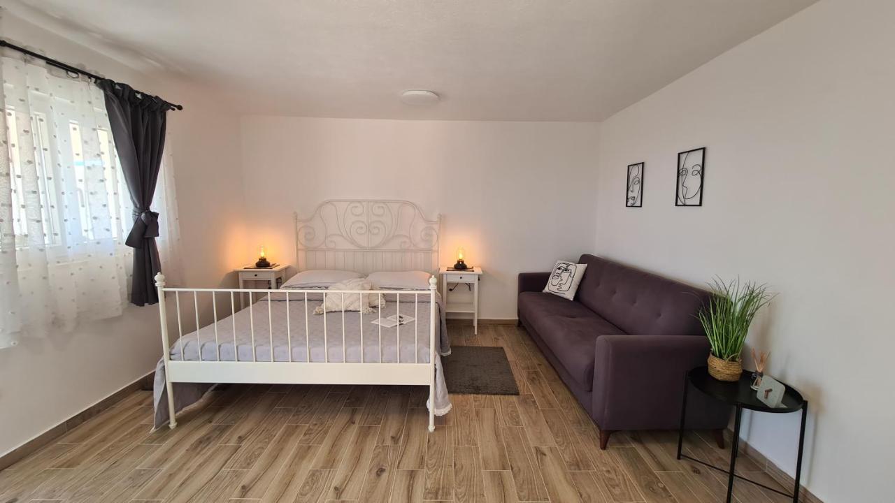 Tolj Apartment *