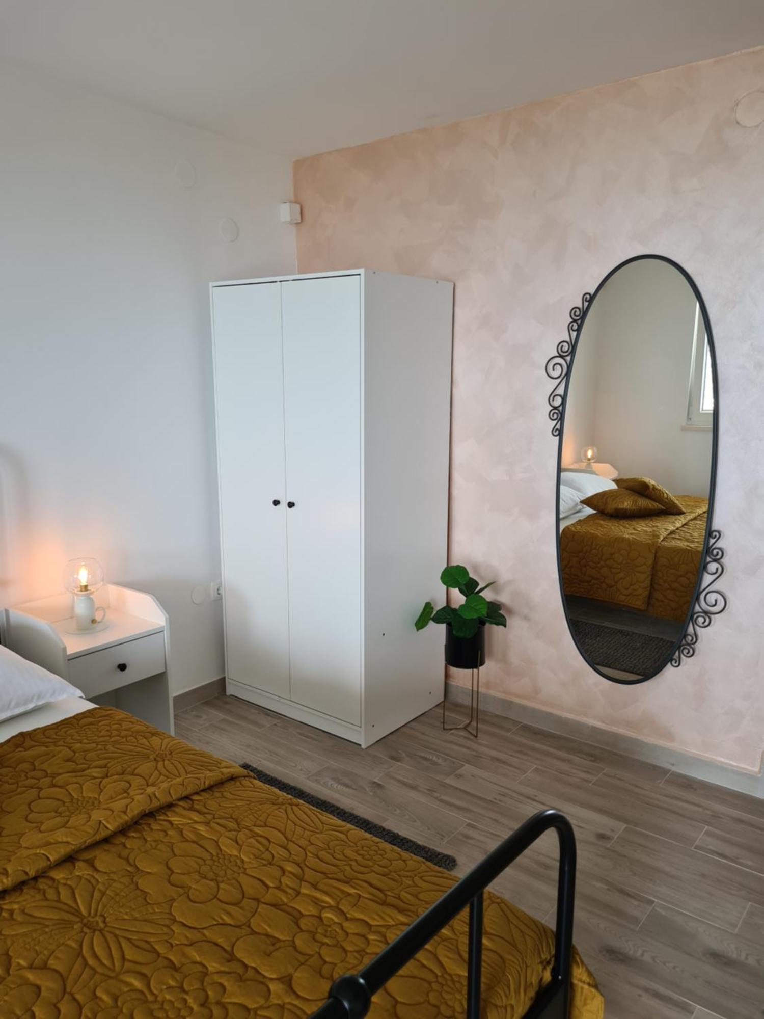 Apartment Tolj *